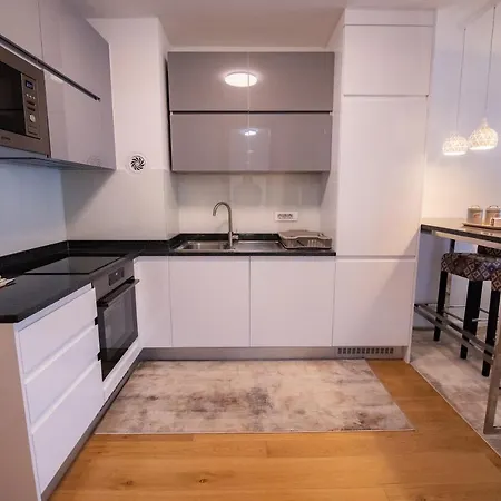 River Walk Apartment *
